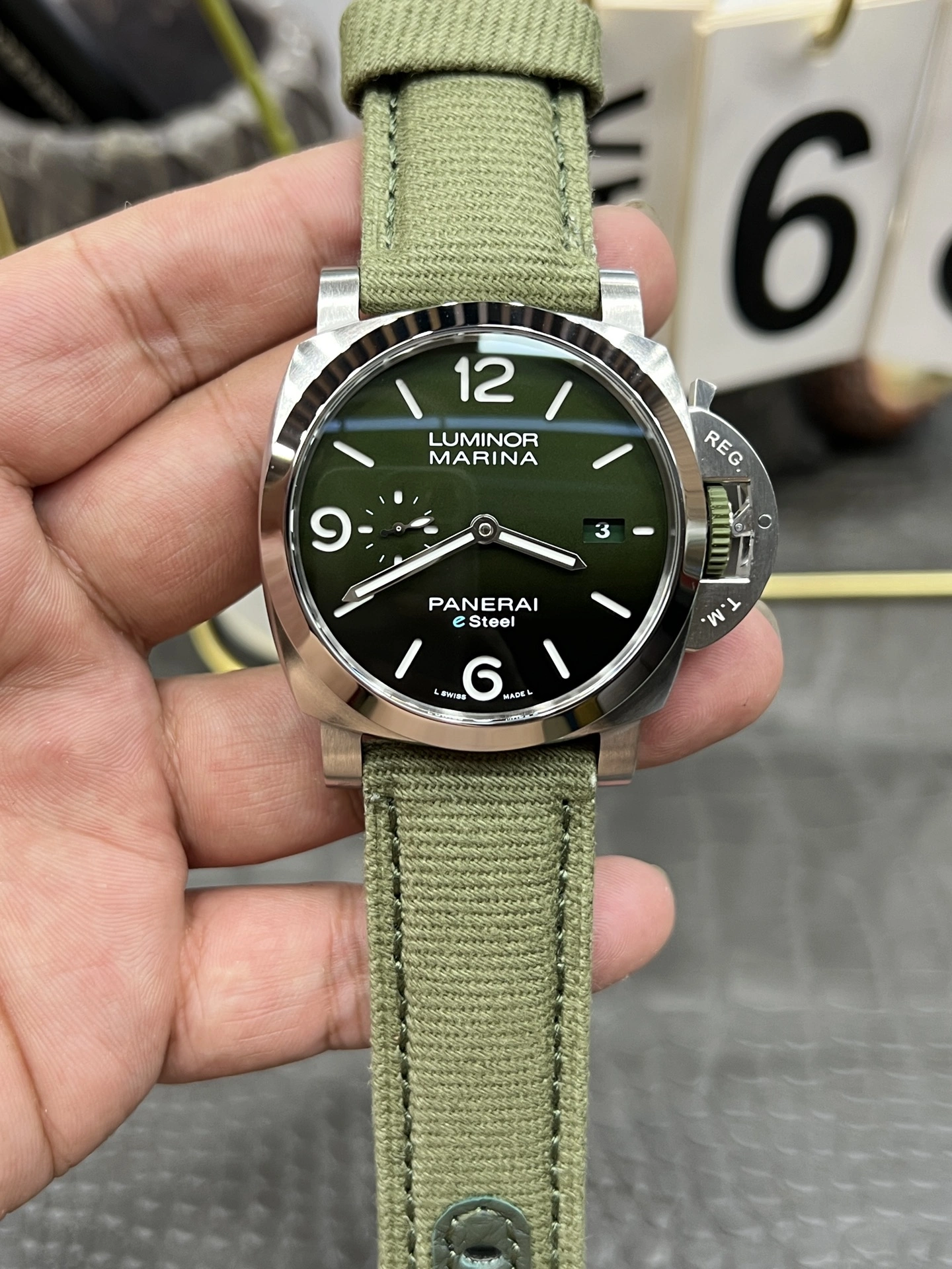 WellDesigned CBD Factory Panerai Luminor Marina 44mm “Verde Smeraldo”Emerald Green Vertical Gradient Sandwich Dial Green Canvas Strap (PAM01356) 1:1 Super Clone – DDP.9010 Movement 378